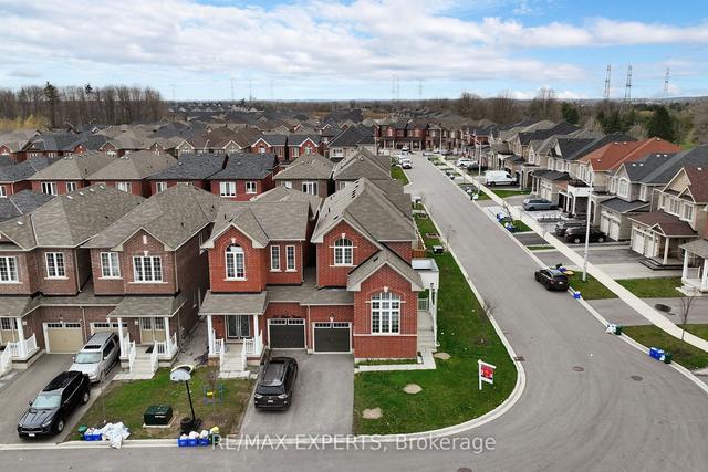 32 Titan Tr, House attached with 4 bedrooms, 4 bathrooms and 3 parking in Markham ON | Image 29