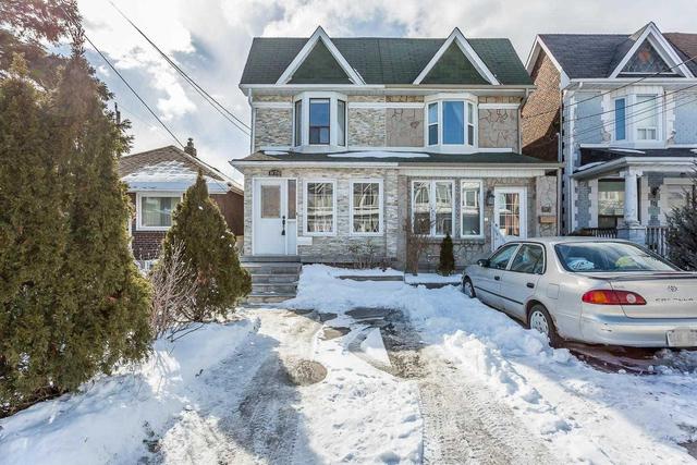 870 Runnymede Rd, House semidetached with 3 bedrooms, 2 bathrooms and 1 parking in Toronto ON | Image 2
