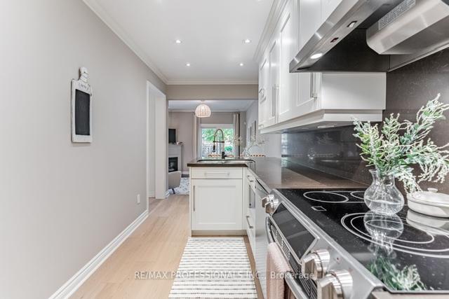 5 Briarly Lane, House attached with 3 bedrooms, 3 bathrooms and 2 parking in Toronto ON | Image 32