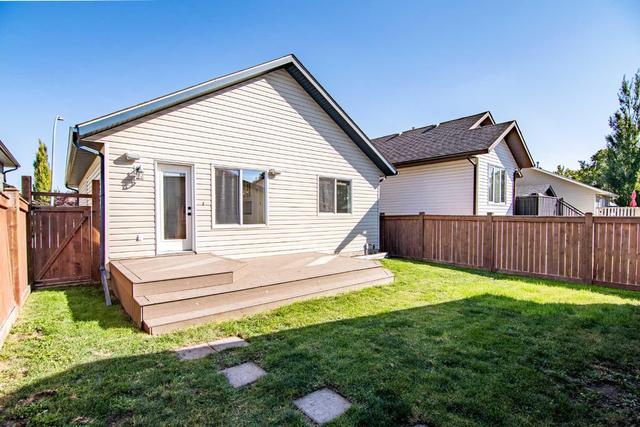 40 Vickers Close, House detached with 3 bedrooms, 3 bathrooms and 3 parking in Red Deer AB | Image 5