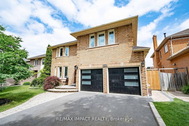 100 Erickson Dr N, House detached with 5 bedrooms, 4 bathrooms and 4 parking in Whitby ON | Image 1