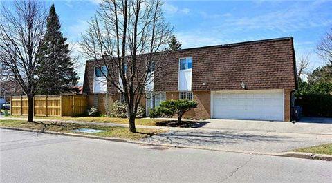 8 Trudy Rd, House semidetached with 3 bedrooms, 2 bathrooms and 4 parking in Toronto ON | Image 3
