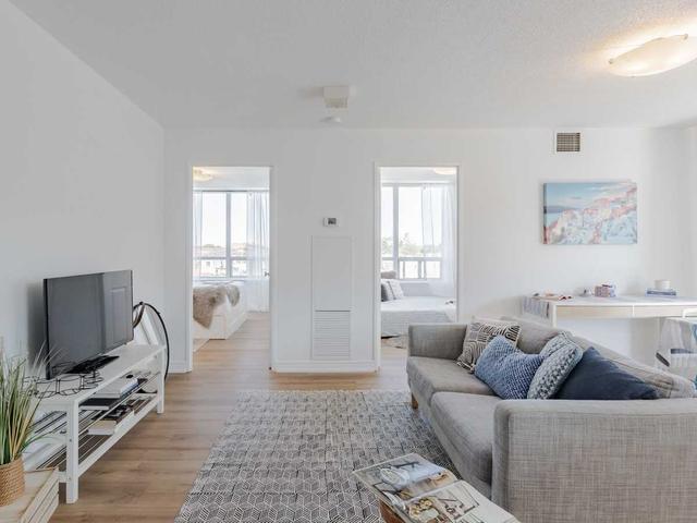 404 - 1369 Bloor St W, Condo with 2 bedrooms, 2 bathrooms and 1 parking in Toronto ON | Image 10
