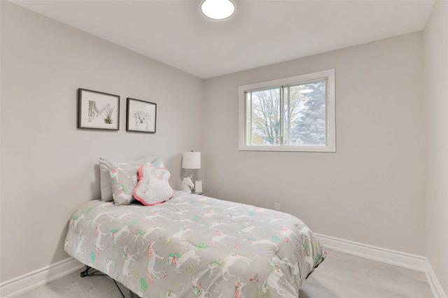 79 Robin Crt, House semidetached with 3 bedrooms, 2 bathrooms and 2 parking in Barrie ON | Image 13