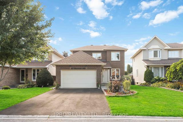 65 Stradwick Ave, House detached with 3 bedrooms, 3 bathrooms and 4 parking in Ottawa ON | Image 1