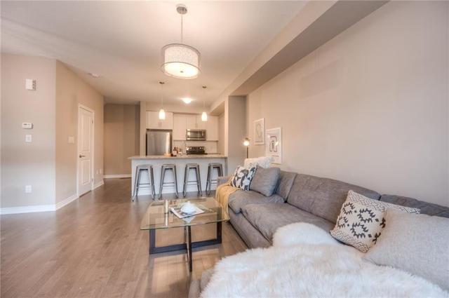 385 Cranbrook Common, House attached with 2 bedrooms, 2 bathrooms and 2 parking in Oakville ON | Image 4