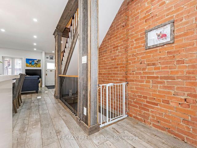 337 Saint Johns Rd, House semidetached with 3 bedrooms, 2 bathrooms and 2 parking in Toronto ON | Image 19