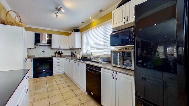 9672 Keele St, House detached with 3 bedrooms, 2 bathrooms and 10 parking in Vaughan ON | Image 2