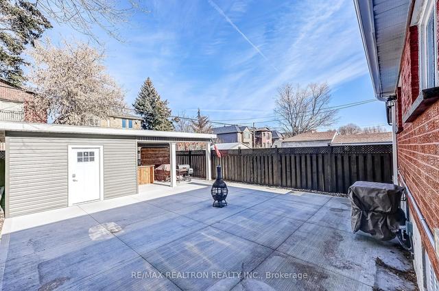 1082 Glencairn Ave, House detached with 3 bedrooms, 2 bathrooms and 3 parking in Toronto ON | Image 13