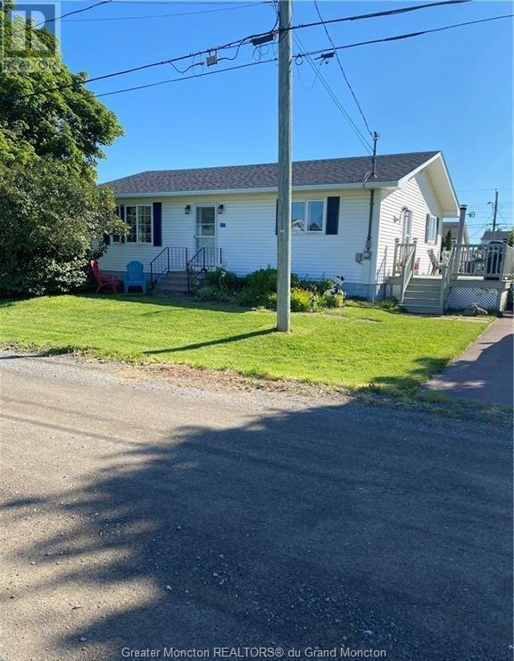 47 Gary Ave, House detached with 2 bedrooms, 1 bathrooms and null parking in Shediac P NB | Image 3