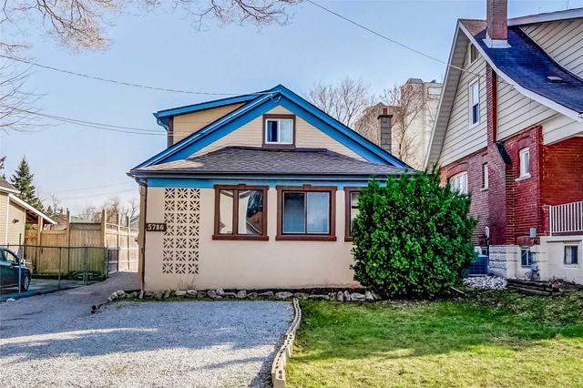 5786 Summer St, House detached with 3 bedrooms, 2 bathrooms and 3 parking in Niagara Falls ON | Image 1