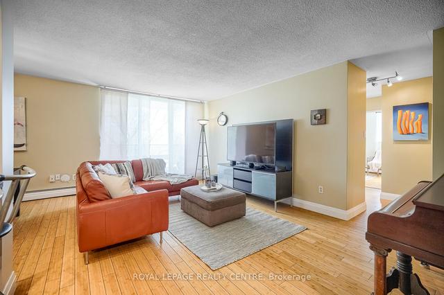 409 - 11 Neilson Dr, Condo with 3 bedrooms, 2 bathrooms and 1 parking in Toronto ON | Image 2
