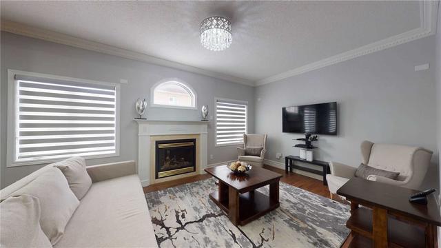 41 Chalkfarm Cres, House detached with 4 bedrooms, 5 bathrooms and 5 parking in Brampton ON | Image 3