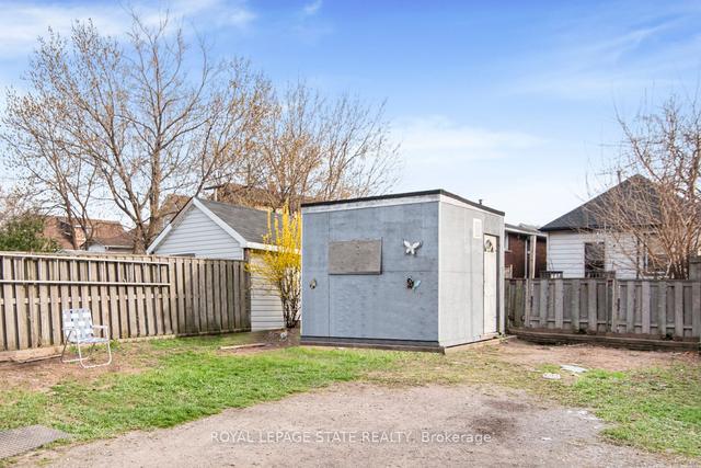 8 Merchison Ave, House detached with 2 bedrooms, 1 bathrooms and 1 parking in Hamilton ON | Image 26