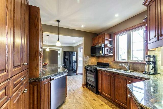 1032 King Rd, House detached with 3 bedrooms, 5 bathrooms and 10 parking in Burlington ON | Image 4