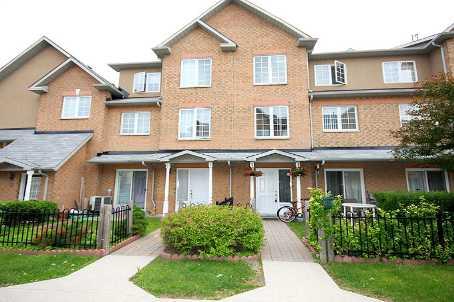 10 - 12 Cox Blvd, Townhouse with 3 bedrooms, 3 bathrooms and 2 parking in Markham ON | Image 1