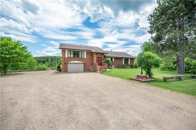 17895 60 Highway, House detached with 3 bedrooms, 2 bathrooms and 10 parking in Madawaska Valley ON | Image 3