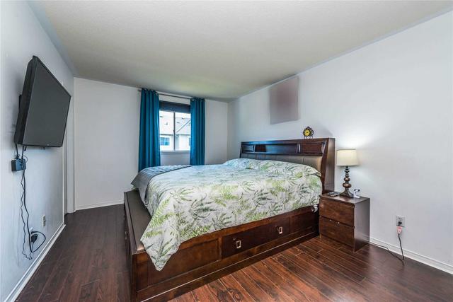 68 Wickstead Crt, Townhouse with 2 bedrooms, 4 bathrooms and 2 parking in Brampton ON | Image 13