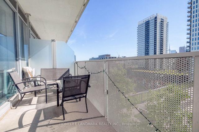 802 - 20 Tubman Ave, Condo with 1 bedrooms, 1 bathrooms and 1 parking in Toronto ON | Image 2