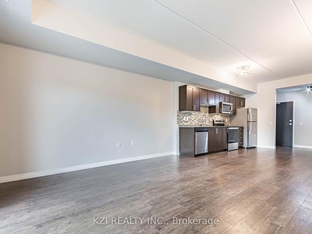 208 - 35 Kingsbury Sq E, Condo with 2 bedrooms, 2 bathrooms and 1 parking in Guelph ON | Image 10