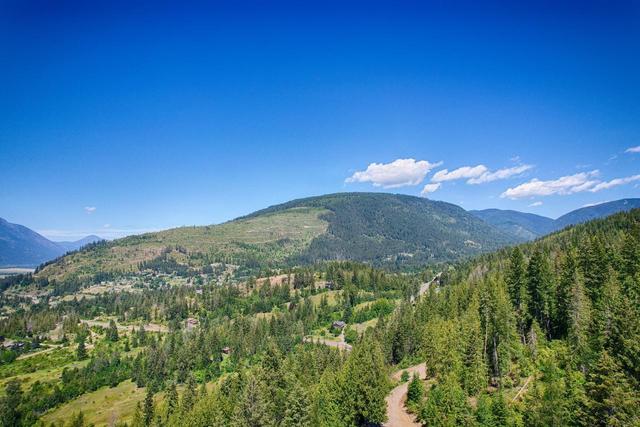 4744 Highway 3a, House detached with 3 bedrooms, 1 bathrooms and 5 parking in Central Kootenay A BC | Image 22