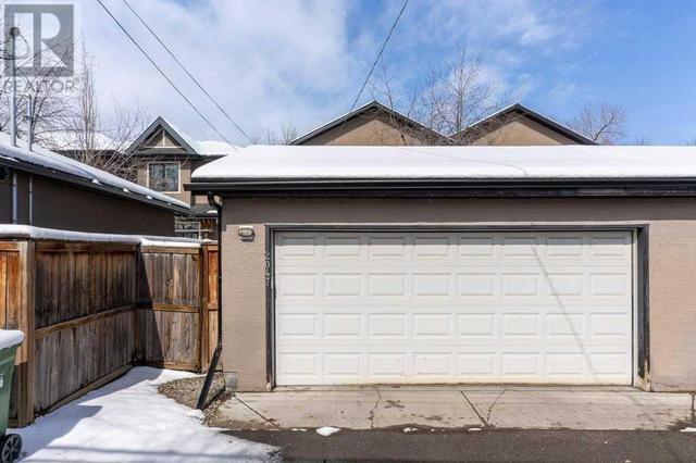 2047 48 Avenue Sw, House semidetached with 3 bedrooms, 3 bathrooms and 2 parking in Calgary AB | Image 47