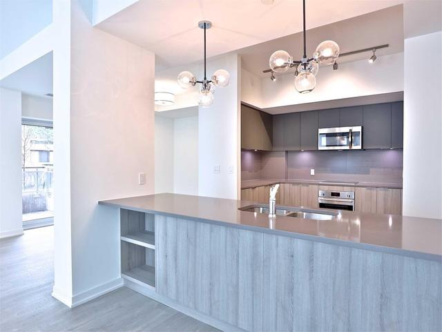 Th4 - 223 St Clair Ave W, Townhouse with 3 bedrooms, 3 bathrooms and 2 parking in Toronto ON | Image 9