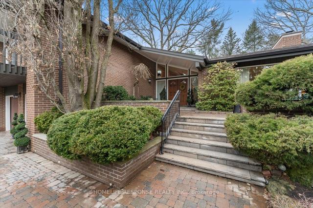 36 Thorncrest Rd, House detached with 3 bedrooms, 4 bathrooms and 10 parking in Toronto ON | Image 23