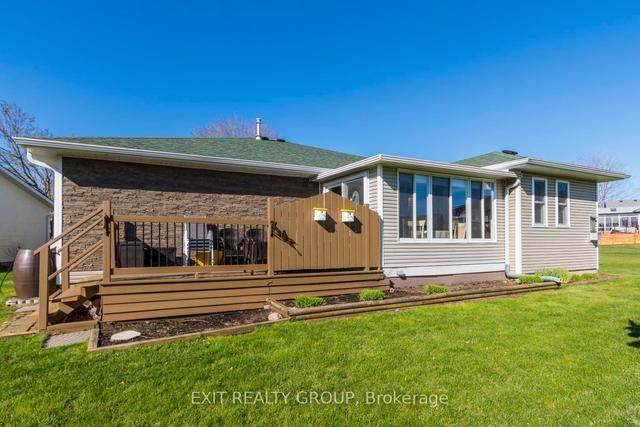 7 Quaker Crt, House detached with 2 bedrooms, 2 bathrooms and 3 parking in Prince Edward County ON | Image 21