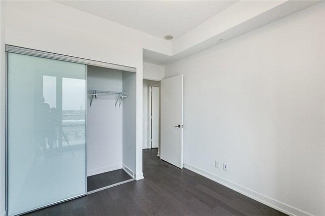 s809 - 120 Bayview Ave, Condo with 2 bedrooms, 2 bathrooms and 1 parking in Toronto ON | Image 4