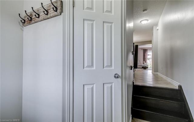 73 Washburn Drive, House attached with 4 bedrooms, 2 bathrooms and 2 parking in Guelph ON | Image 3