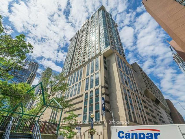 2801 - 8 Park Rd, Condo with 0 bedrooms, 0 bathrooms and 1 parking in Toronto ON | Image 2