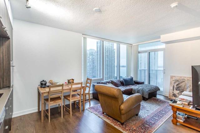 2005 - 10 York St, Condo with 2 bedrooms, 2 bathrooms and 1 parking in Toronto ON | Image 17