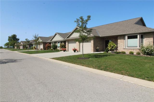 47 - 5969 Townsend Line, House attached with 2 bedrooms, 2 bathrooms and null parking in Lambton Shores ON | Image 11