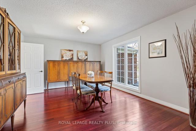 2482 Robin Dr, House detached with 4 bedrooms, 4 bathrooms and 6 parking in Mississauga ON | Image 3