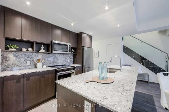 3 - 9 Mabelle Ave, Townhouse with 3 bedrooms, 3 bathrooms and 1 parking in Toronto ON | Image 6