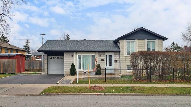 176 Mount Olive Dr, House detached with 3 bedrooms, 2 bathrooms and 5 parking in Toronto ON | Card Image