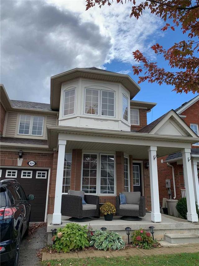 824 Ferguson Dr, House semidetached with 3 bedrooms, 3 bathrooms and 2 parking in Milton ON | Image 1
