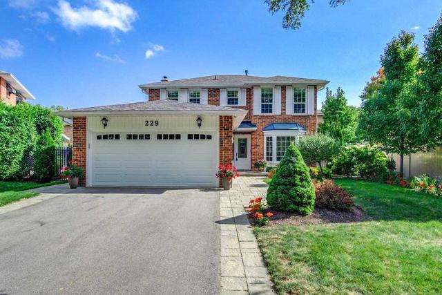 229 Riverview St, House detached with 4 bedrooms, 4 bathrooms and 4 parking in Oakville ON | Image 1