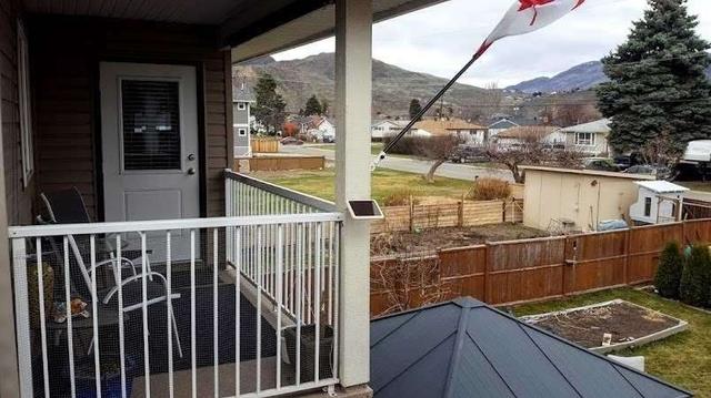 957 Desmond St, House detached with 3 bedrooms, 3 bathrooms and 5 parking in Kamloops BC | Image 3