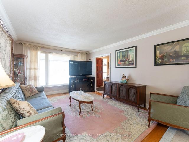 31 Demaris Ave, House semidetached with 3 bedrooms, 2 bathrooms and 3 parking in Toronto ON | Image 29