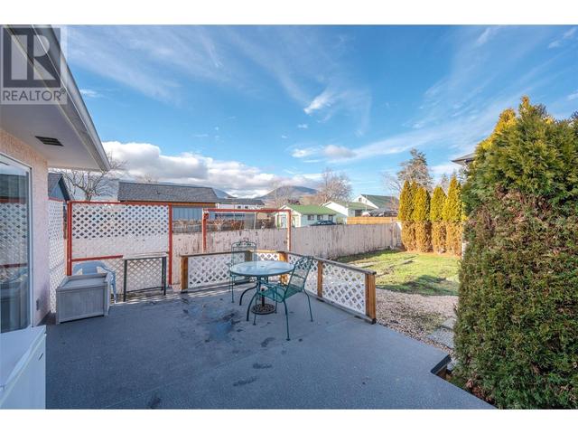 403 Woodruff Avenue, House detached with 5 bedrooms, 3 bathrooms and 1 parking in Penticton BC | Image 40