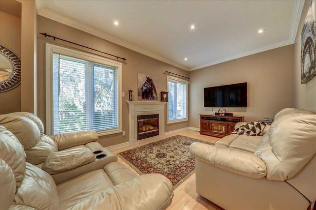 4804 Yorkshire Ave, House detached with 3 bedrooms, 4 bathrooms and 5 parking in Mississauga ON | Image 6