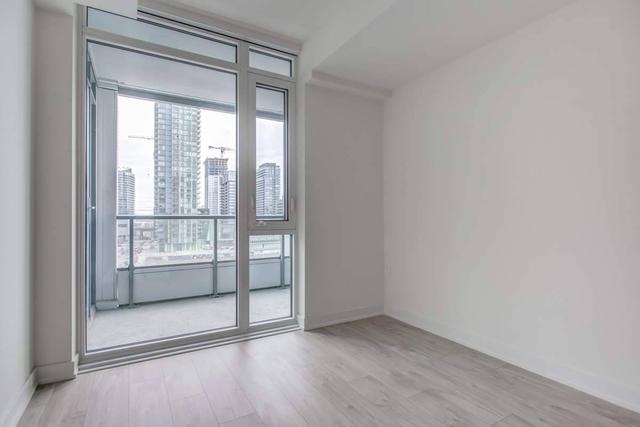 503e - 576 Front St W, Condo with 2 bedrooms, 2 bathrooms and 0 parking in Toronto ON | Image 4