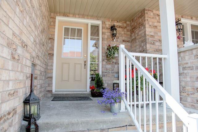 27 - 460 Woodmount Dr, Townhouse with 3 bedrooms, 2 bathrooms and 2 parking in Oshawa ON | Image 2