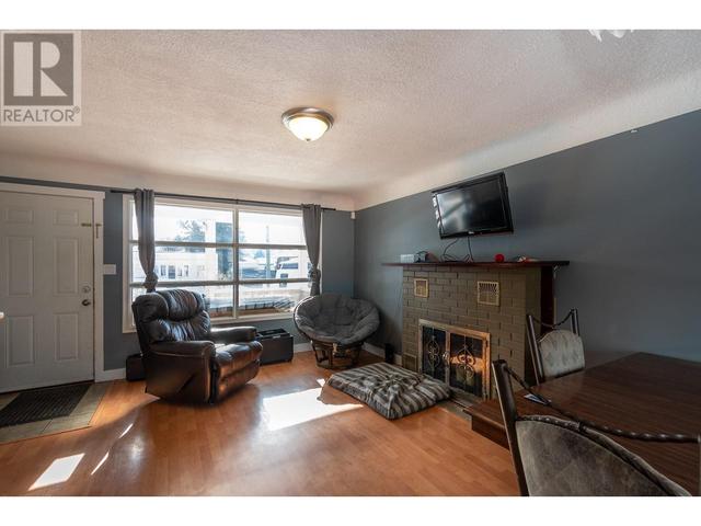 4003 27 Avenue, House detached with 3 bedrooms, 2 bathrooms and 1 parking in Vernon BC | Image 7