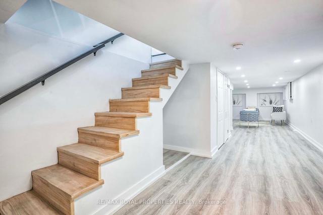 519 Greenwood Ave, House semidetached with 3 bedrooms, 2 bathrooms and 0 parking in Toronto ON | Image 24
