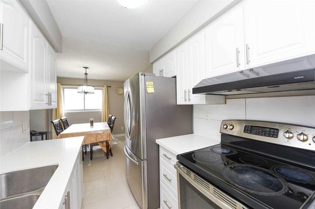 24 Franklin Crt, Townhouse with 3 bedrooms, 2 bathrooms and 2 parking in Brampton ON | Image 32