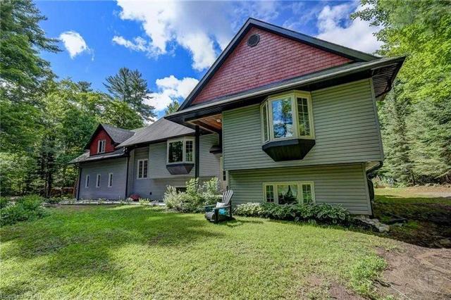 1042 Moore Rd, House detached with 2 bedrooms, 3 bathrooms and 14 parking in Bracebridge ON | Image 36