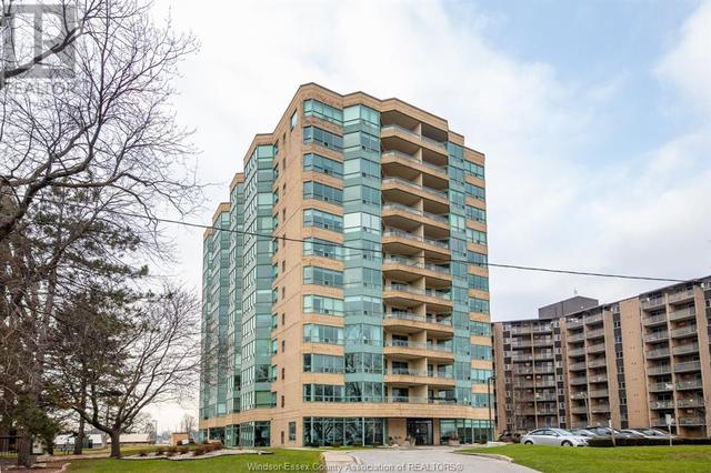 806 - 3601 Riverside Drive East, Condo with 2 bedrooms, 1 bathrooms and null parking in Windsor ON | Image 1